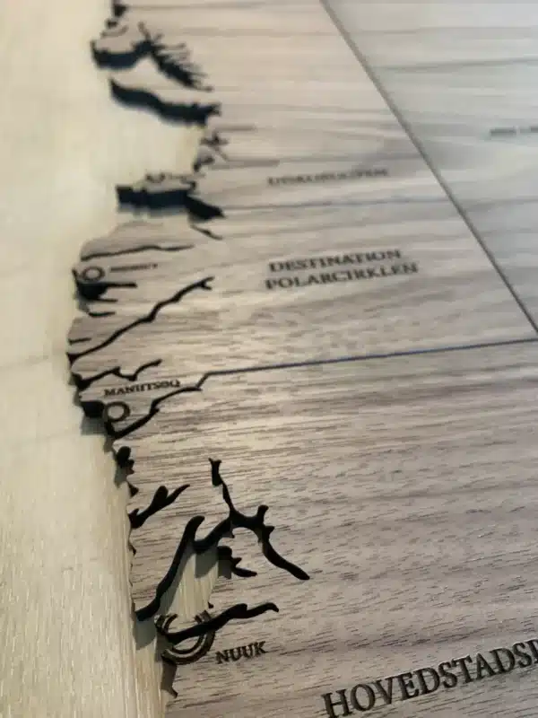 Large grønlandskort i træ amerikansk valnød med bynavne vægdekoration boligindretning